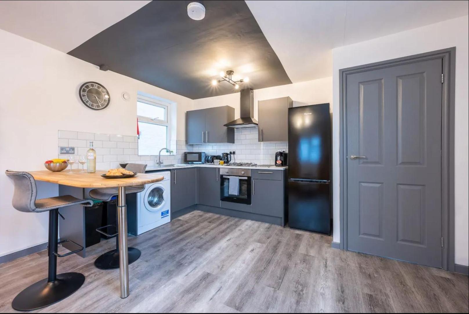 Stunning One Bedroom Apartments Near Shops & Central Cardiff Kültér fotó